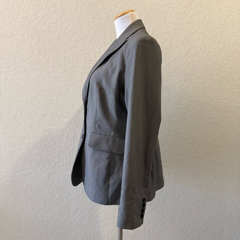 Body by Victoria Blazer - Picture 2 of 5